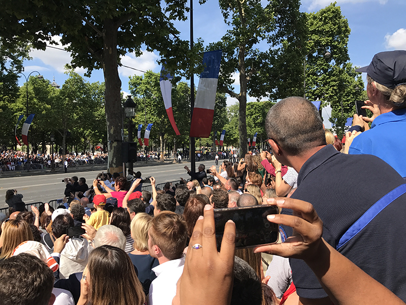 Arnaud Theval, document le tigre et le papillon Les foules conviées (2018) colloque nationale à l'Énap, Agen.