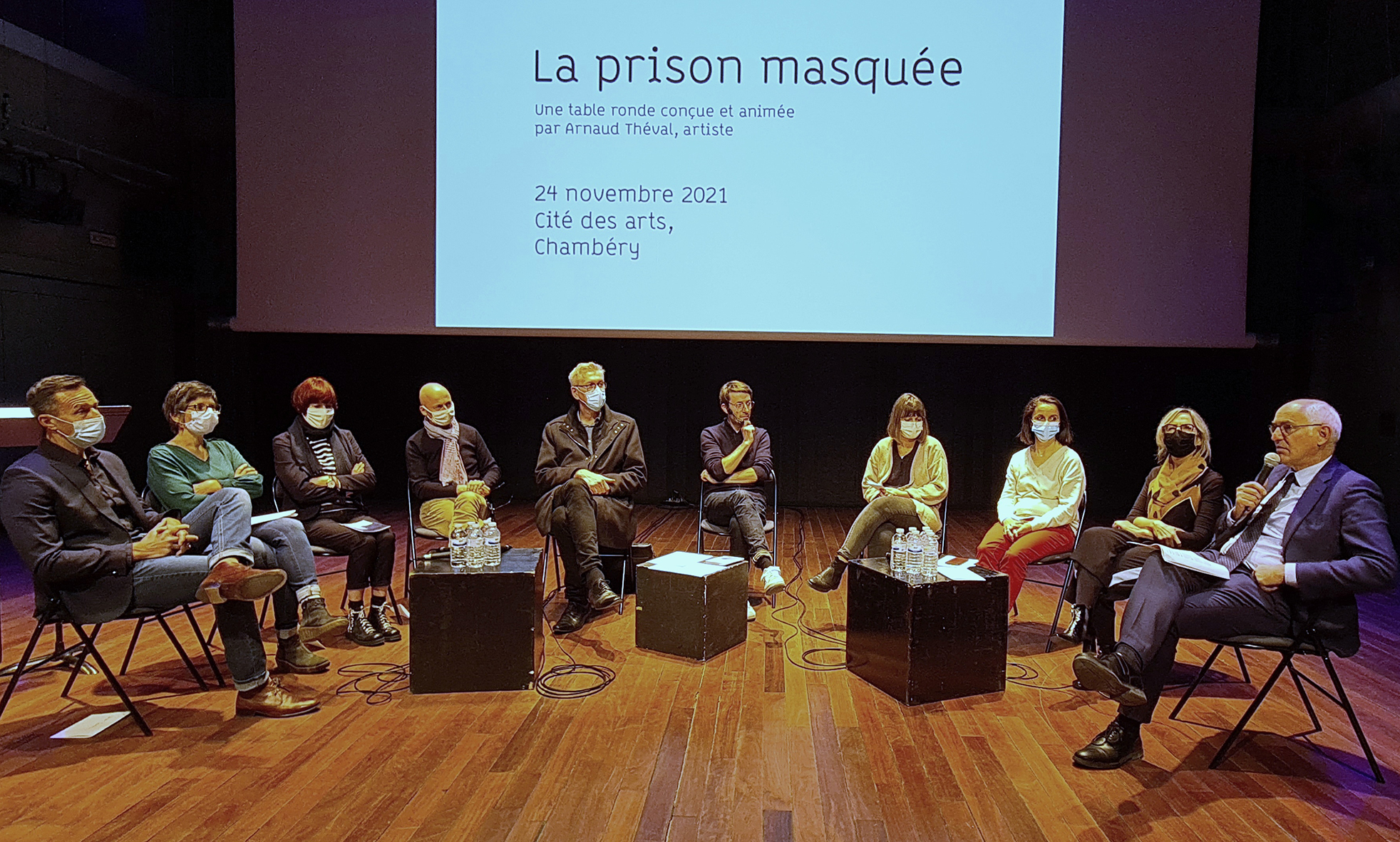 Arnaud Théval La prison masquée (2021) table ronde introduite par Thierry Repentin, maire de Chambéry, 24 novembre, Cité des arts de Chambéry
