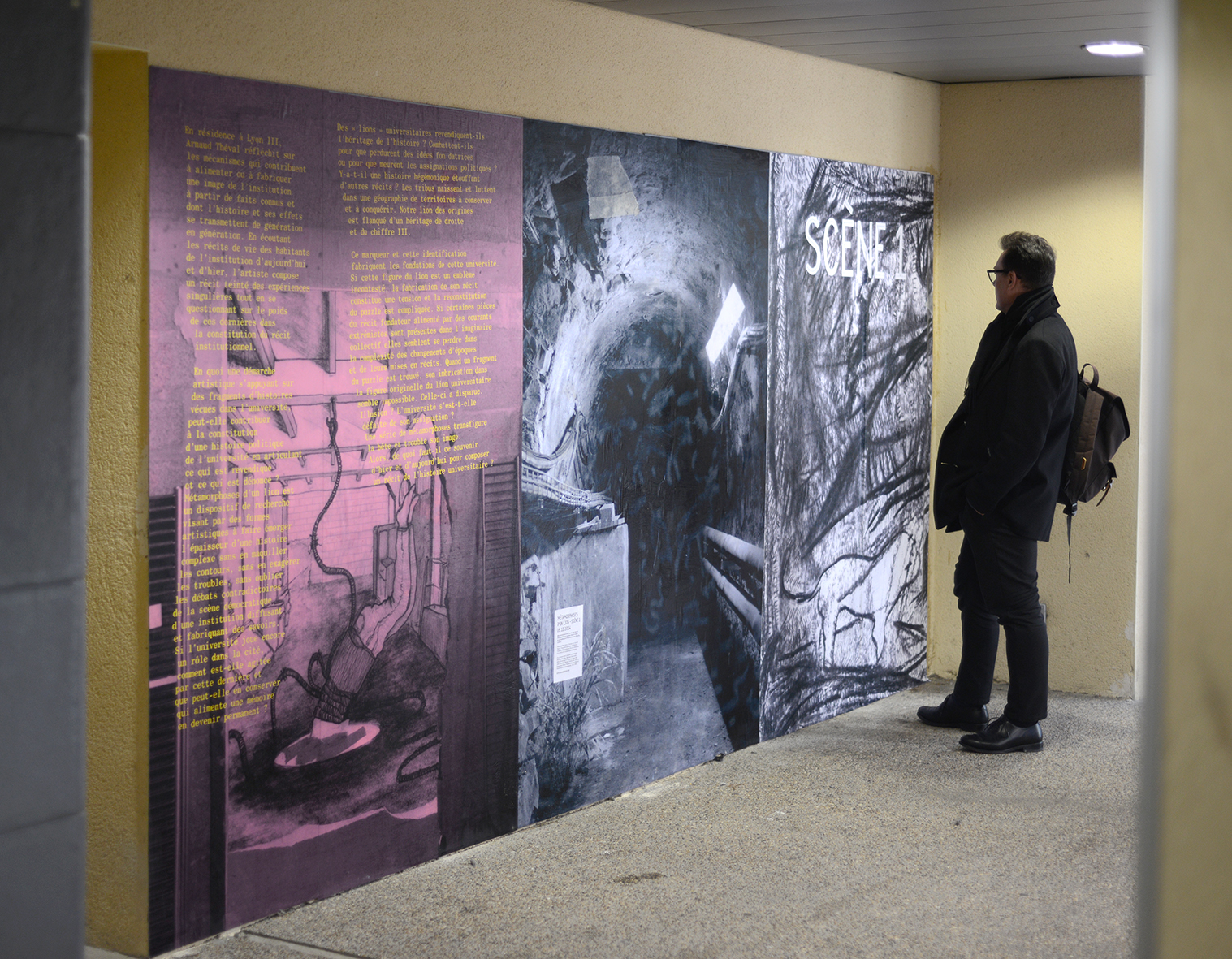 Arnaud Théval "Métamorphoses d’un lion, scène 1" (2024) photographies, textes et dessins par A.Théval. Conception graphique par Mathieu Tremblin. Université Jean Moulin, Lyon III.