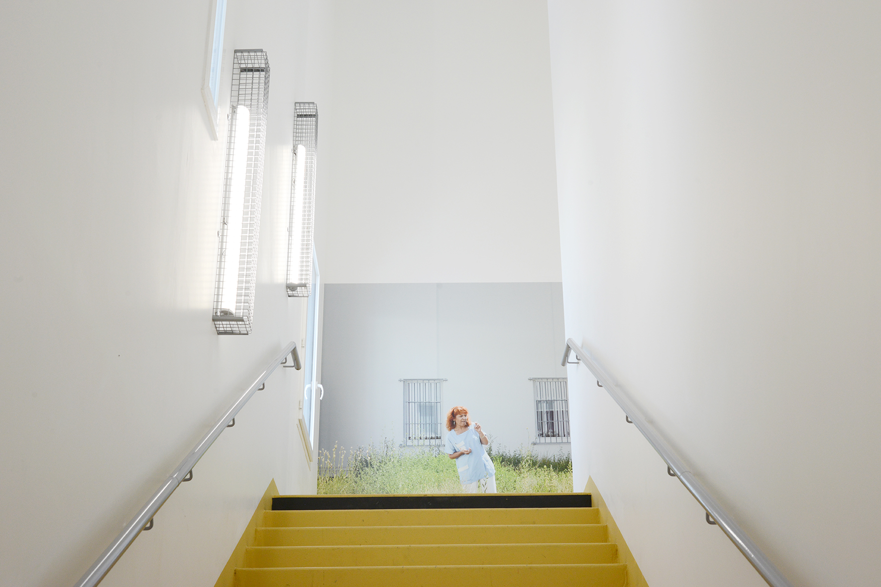 Arnaud Théval La chute du vent (2020) H 250 x L 374 cm, tirage affiche. Palier de l’étage Unité Santé. © D.R