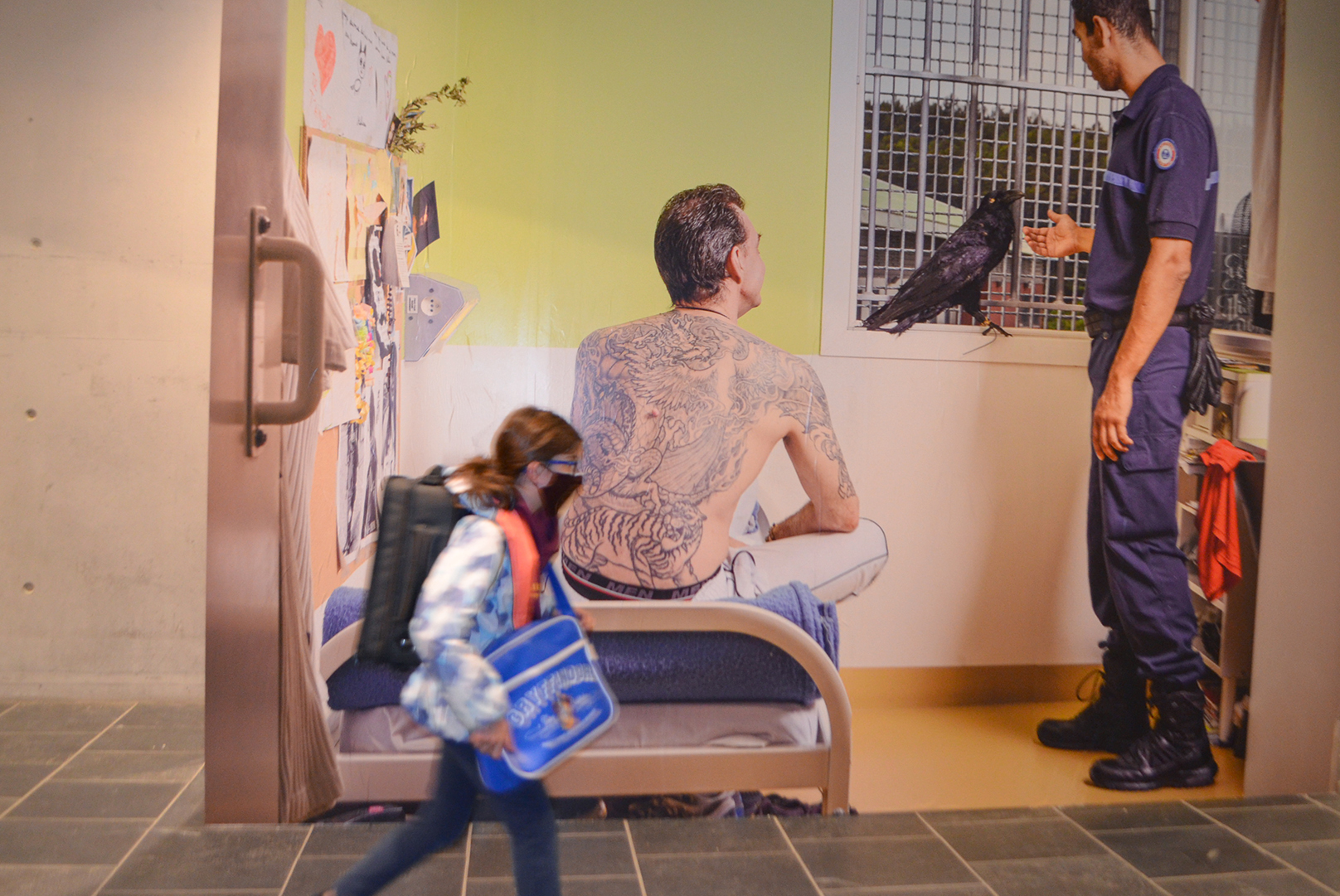 Arnaud Théval Soudain, entre les murs, l'animal (2021) photo Amaya Ward