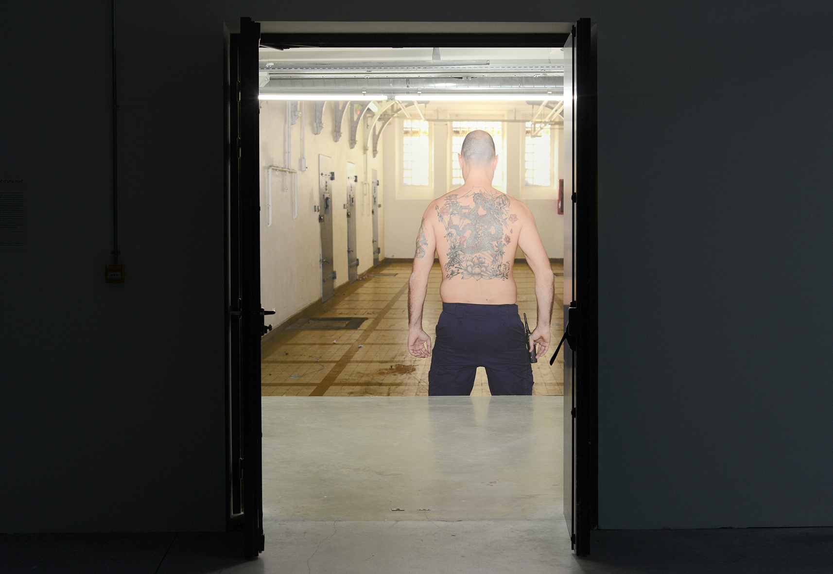 Arnaud Théval La coursive aux dragons (2019) 260 x 433 cm, tirage affiche.
