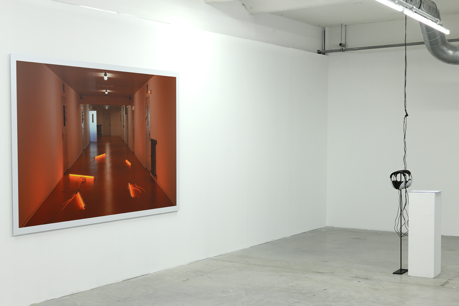 Arnaud Théval L’écran (2019) tirage photo 160 x 234 cm et pièce sonore (6 minutes) réalisée avec Pauline Boyer, texte lu par Vincent Théval.
