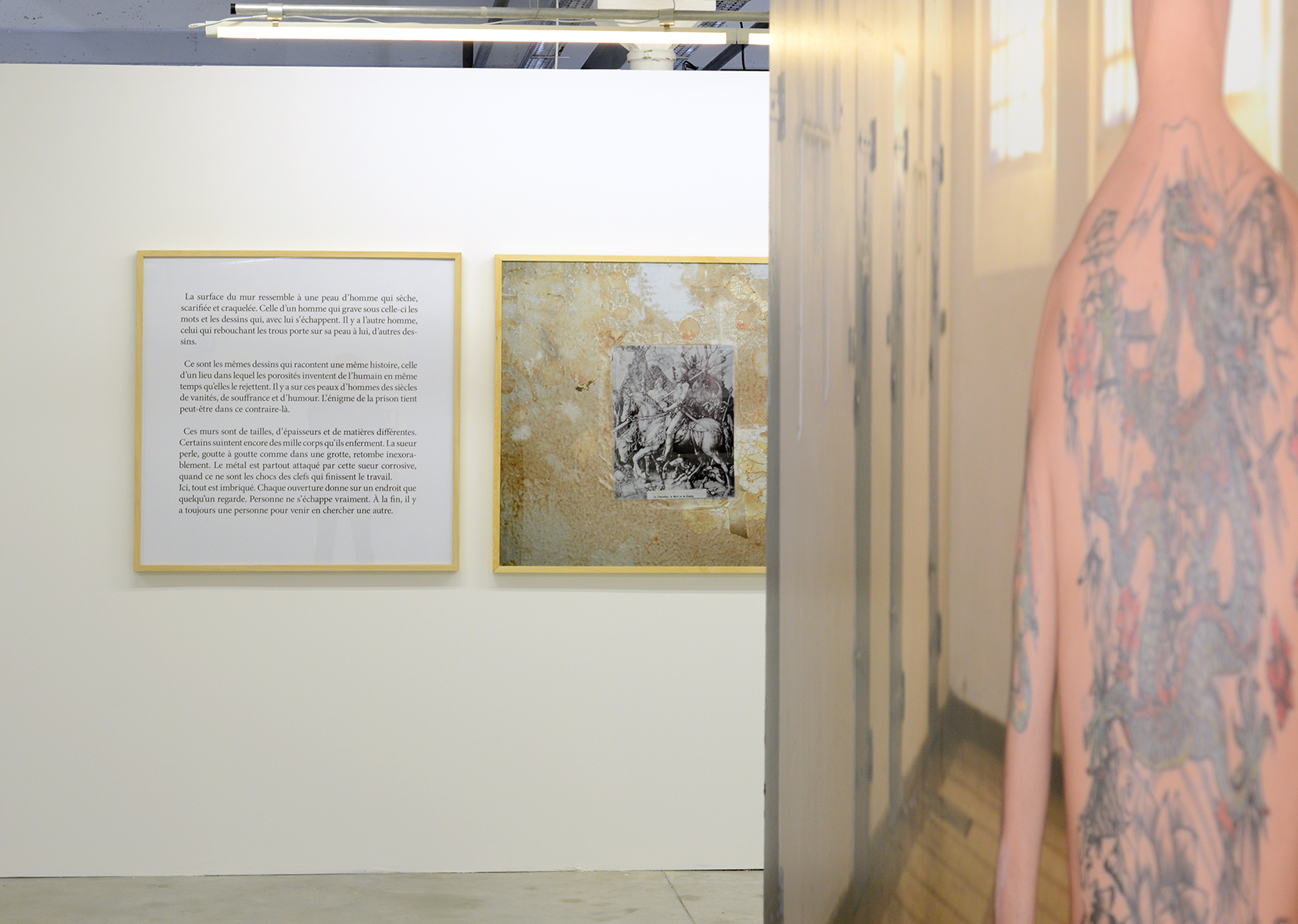 Arnaud Théval Avec Malaparte et Kafka (2019) 102,5 cm x 102,5 cm, deux formats 103 cm x 153 cm, texte et photographies encadrées.