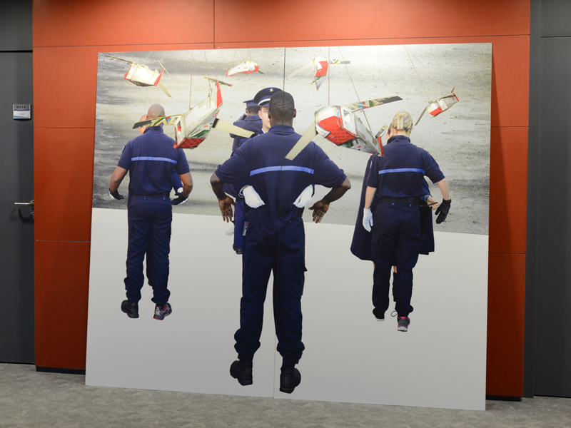Ajustements (2014), tirage numérique contrecollé sur dibon, 200 x 233 cm.