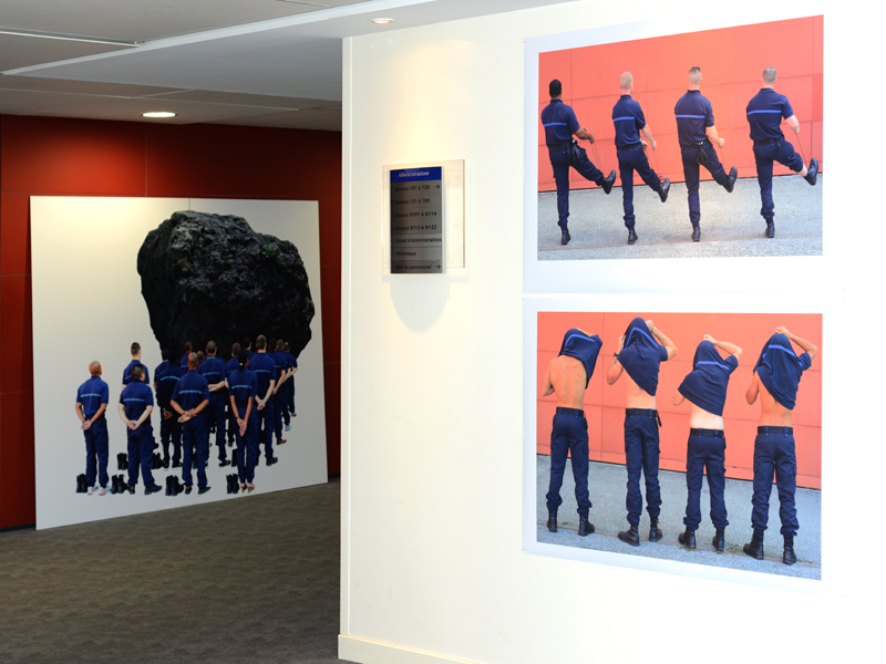 Le mur rouge 1 et 2 (2014), tirages numérique sur papier affiche 132 x 91,5 cm.