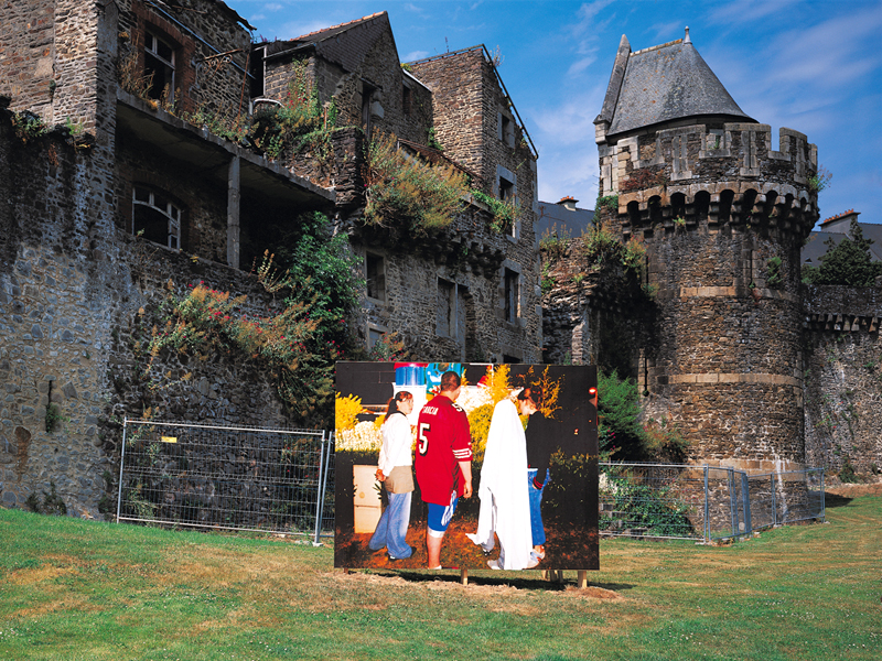 Théval Manifestement au pied du château (2005), Fougères.