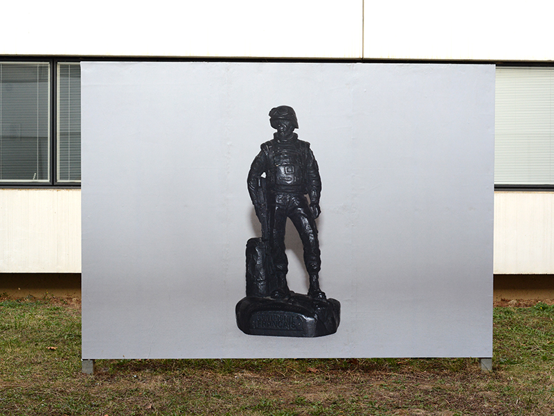 Les liens de l'émancipation (2016) trois affiches 250 x 350 cm.